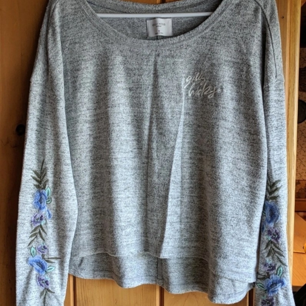 Hollister Gilly Hicks Gray Sweater with Blue Floral Embroidery, Soft, L/S  NWNT